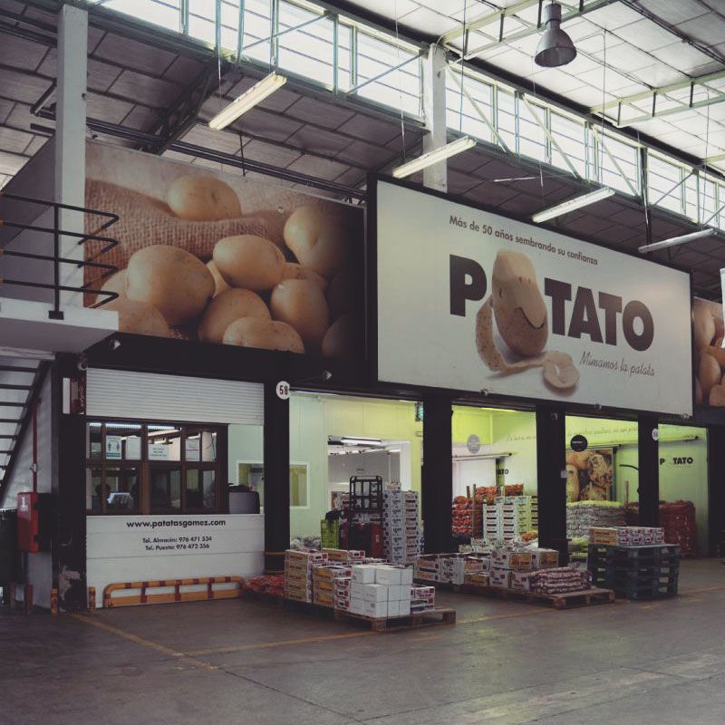Puesto de Patatas Gómez en Mercazaragoza