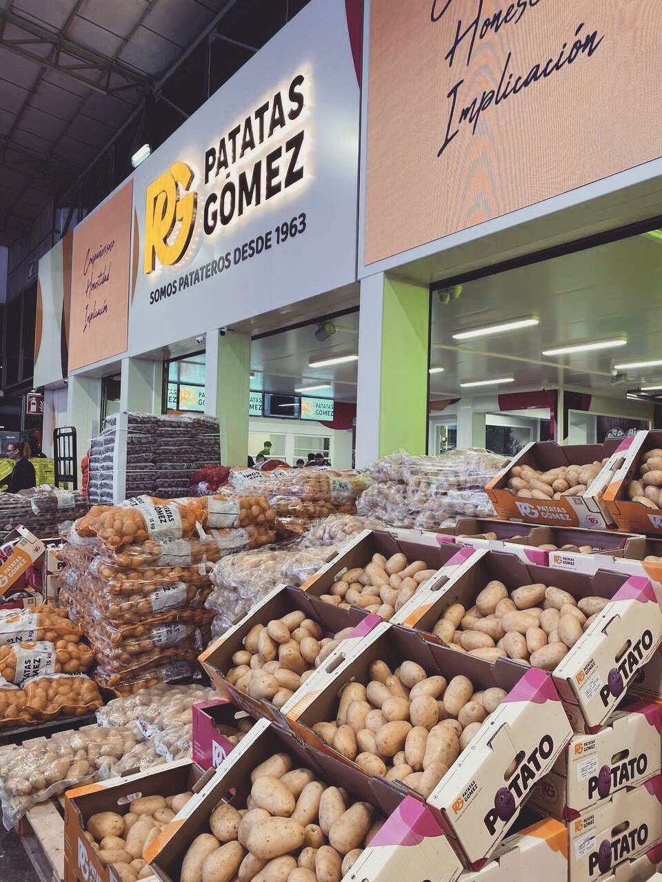 Puesto de Patatas Gómez en Mercazaragoza